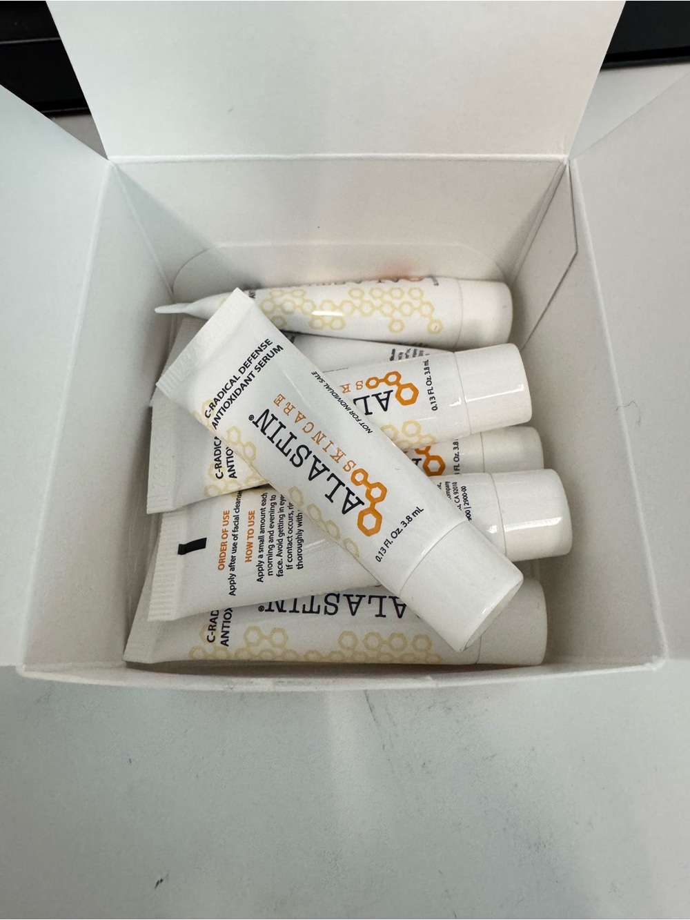 Lot of Alastin Regenerating Skin Nectar & C-radical samples - Picture 3 of 6